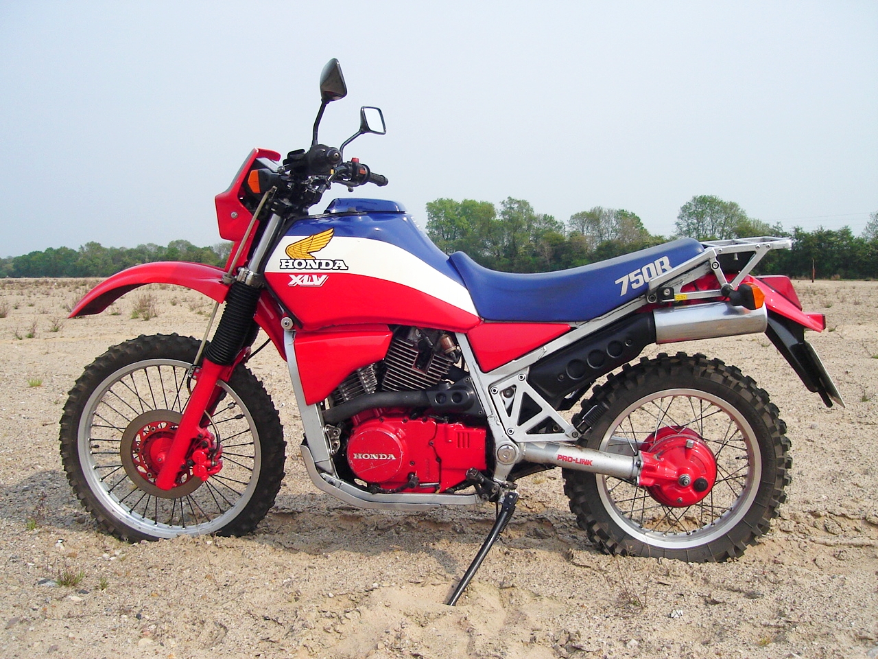 honda_xlv750r-d-_2.jpg