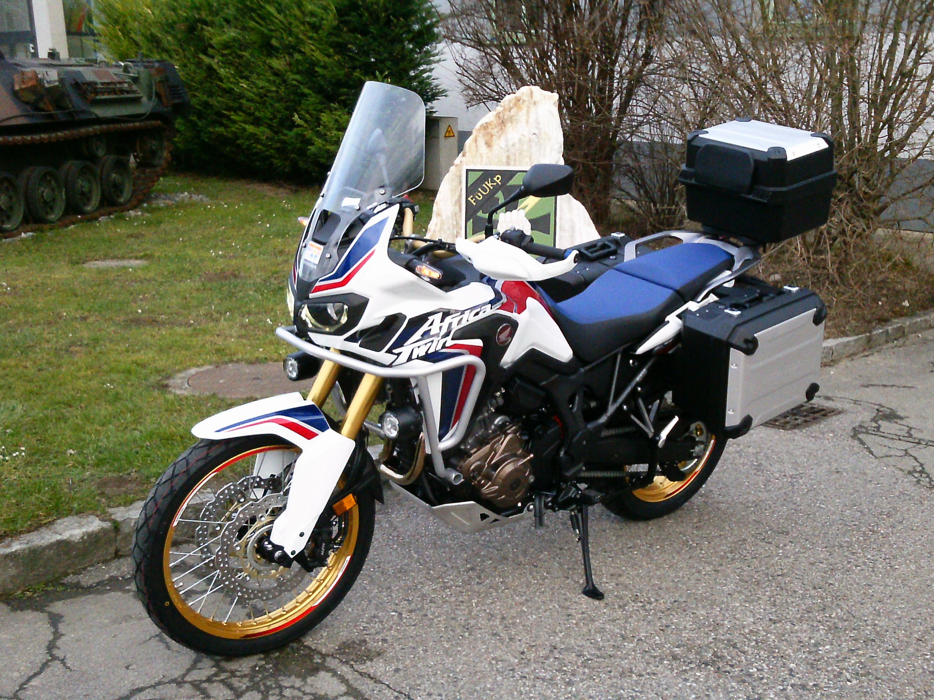 Klicke auf die Grafik für eine größere Ansicht
Name: CRF 1000 Afrika Twin (1).jpg
Hits: 3070
Größe: 974,3 KB
ID: 184338