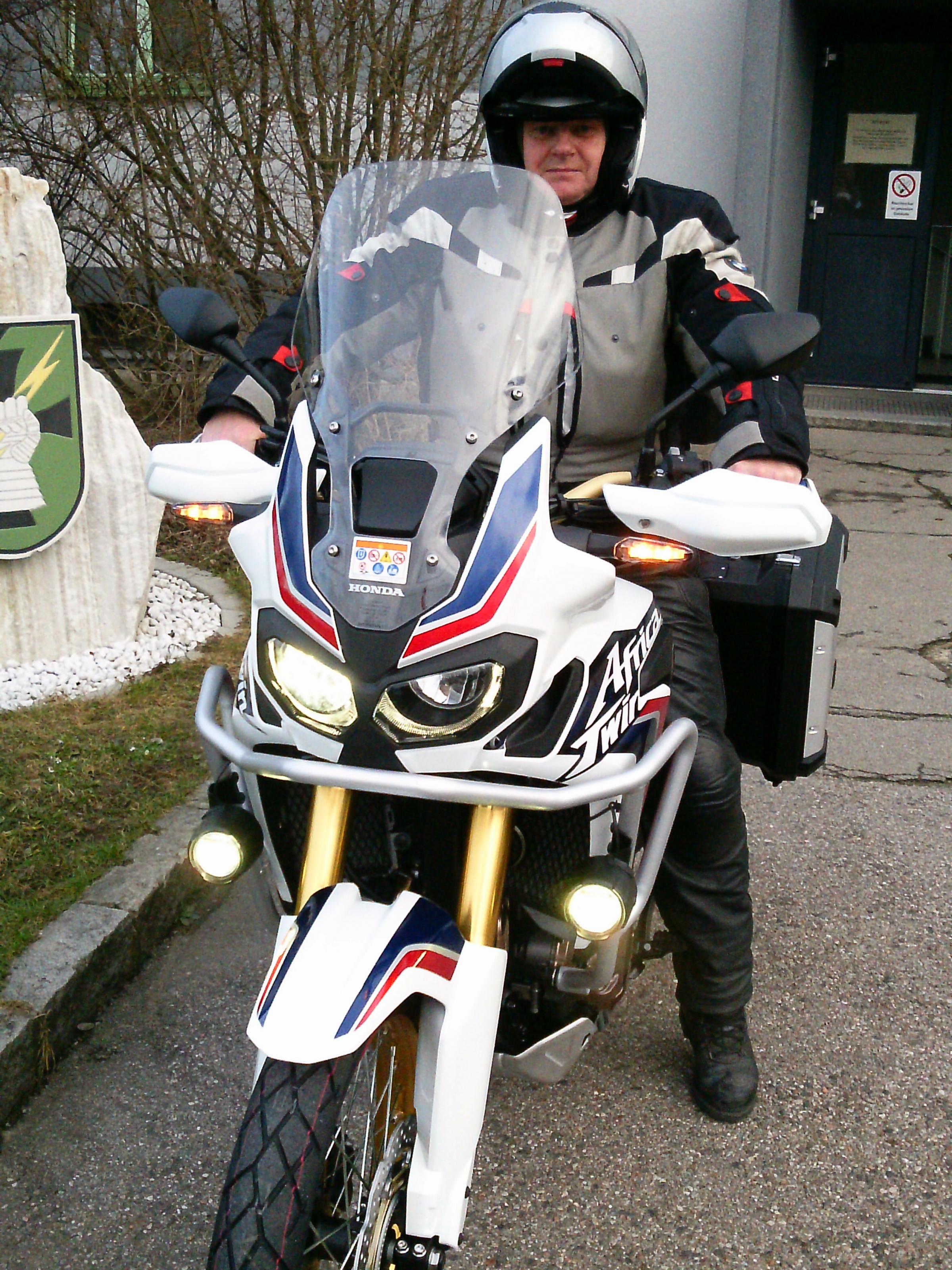 Klicke auf die Grafik für eine größere Ansicht
Name: CRF 1000 Afrika Twin (3).jpg
Hits: 2513
Größe: 934,7 KB
ID: 184339
