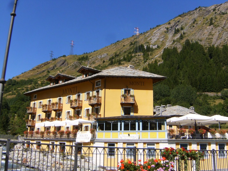 hotel-1.jpg