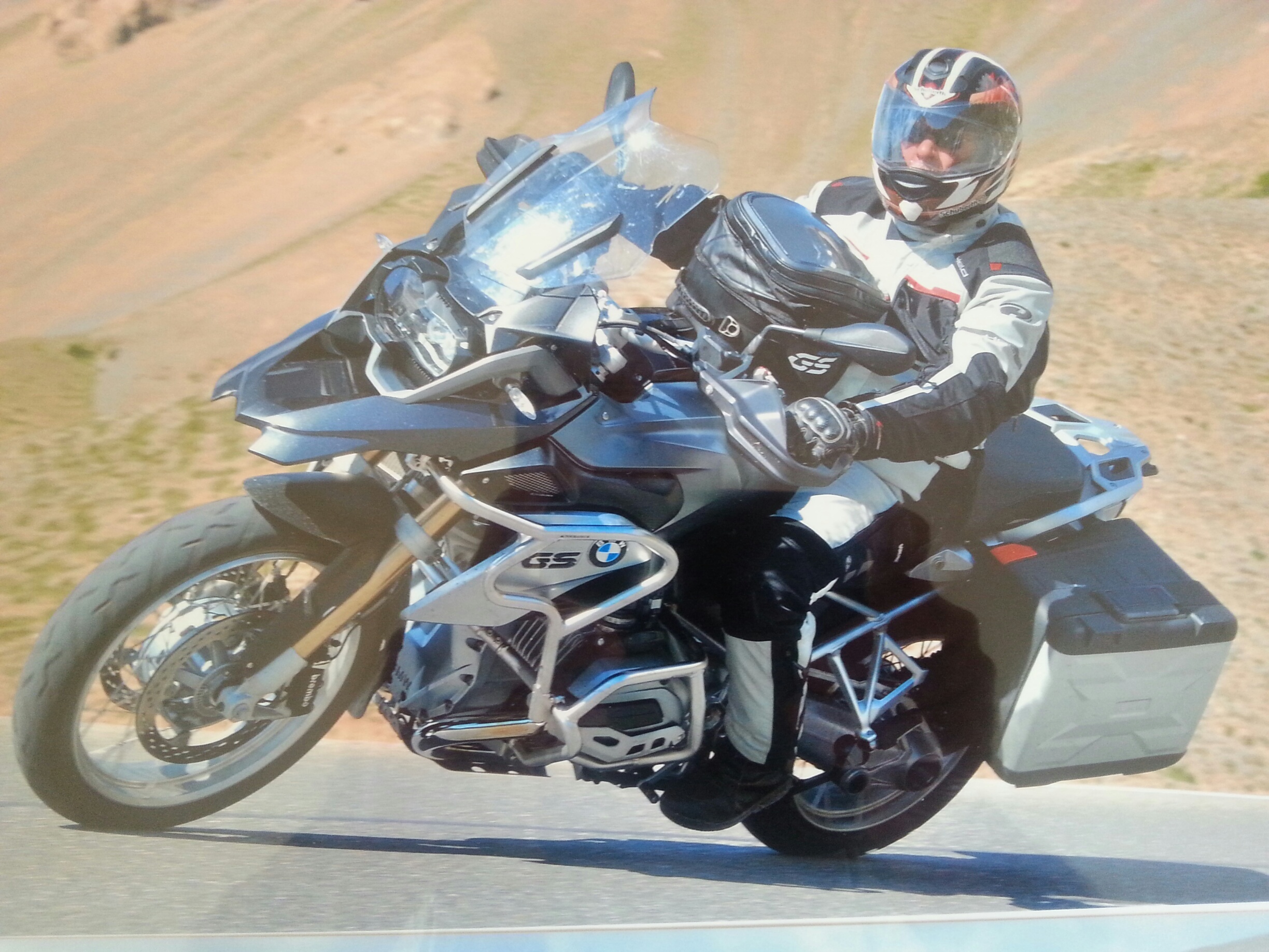 Klicke auf die Grafik für eine größere Ansicht
Name: Motorrad Bild.jpg
Hits: 768
Größe: 1,06 MB
ID: 142453