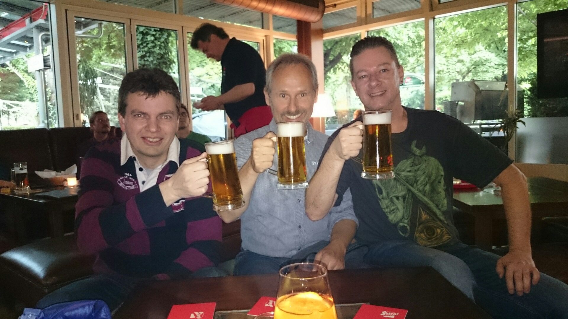 Klicke auf die Grafik für eine größere Ansicht
Name: Sause in Wien.JPG
Hits: 240
Größe: 733,0 KB
ID: 163828