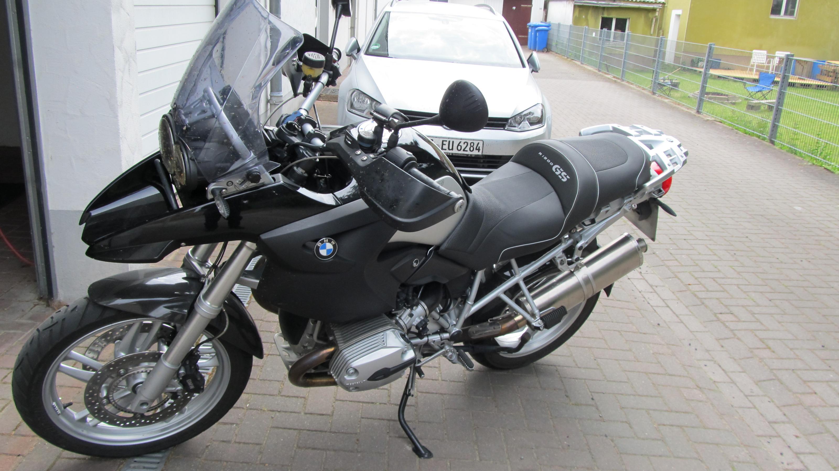 Klicke auf die Grafik für eine größere Ansicht
Name: BMW Jubi 020.jpg
Hits: 178
Größe: 520,6 KB
ID: 164615