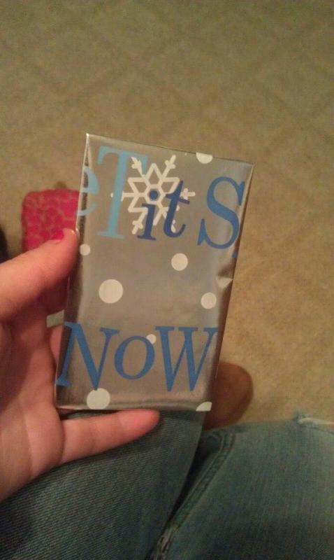 Klicke auf die Grafik für eine größere Ansicht
Name: Letitsnow Geschenkspapier.jpg
Hits: 135
Größe: 38,6 KB
ID: 82999