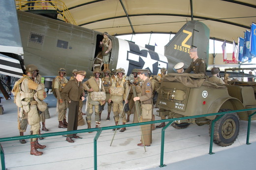 omaha-beach-museum-eisenhower-besucht-die-truppe.jpg