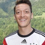 mesut-zil-t2388.jpg