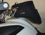 R1200GS_2010_Tankrucksack-GS_total_sm.jpg