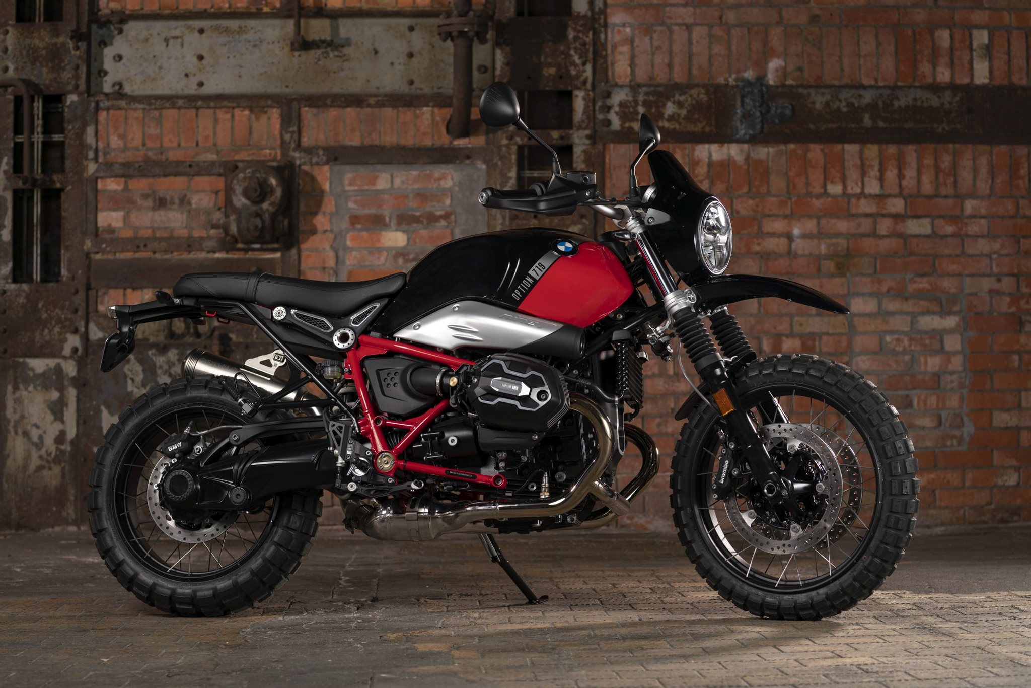 013-637393910228107793-bmw-r-ninet-urban-g-s.jpg