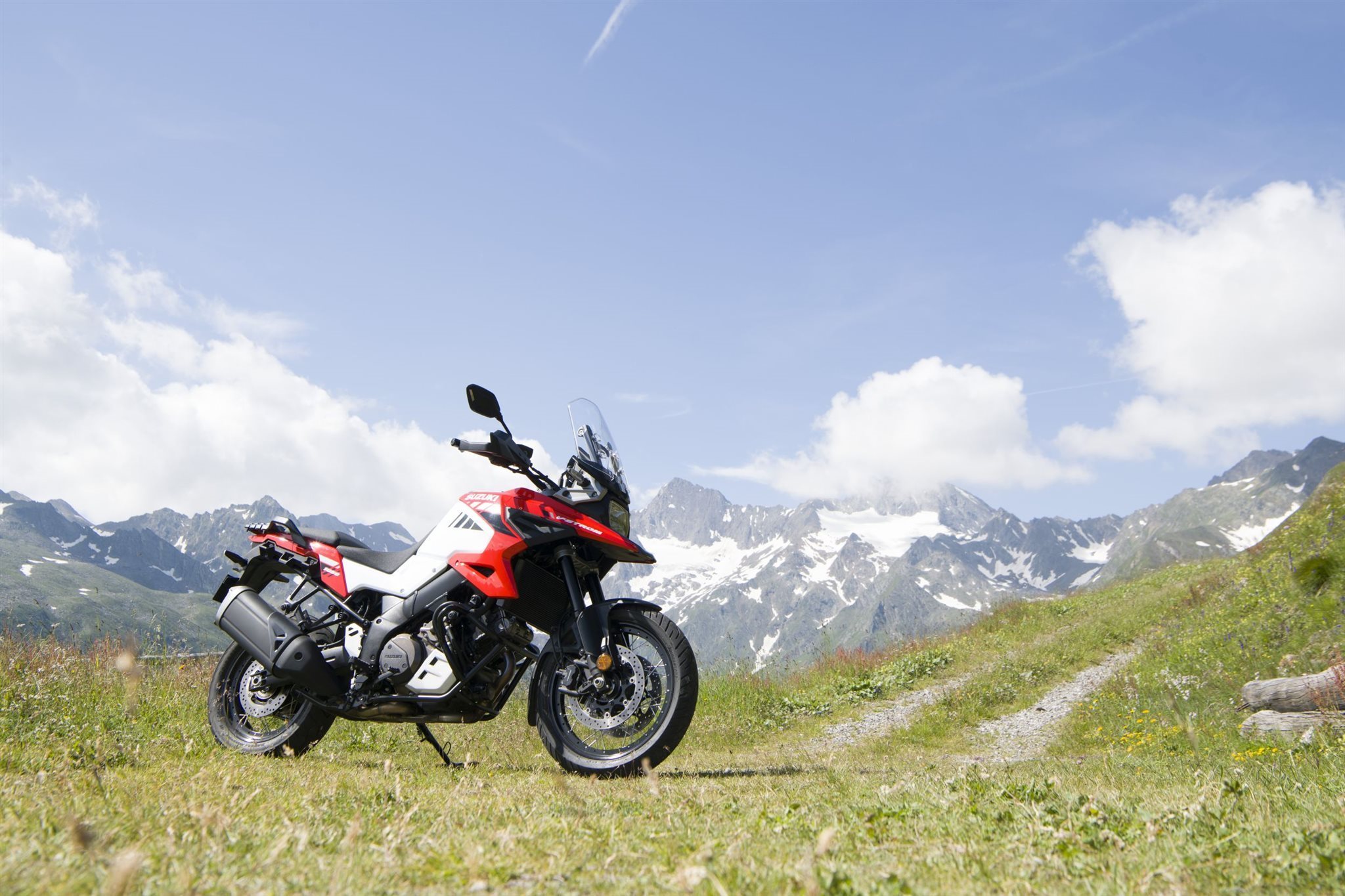 017-637775758099611772-suzuki-v-strom-1050-xt.jpg