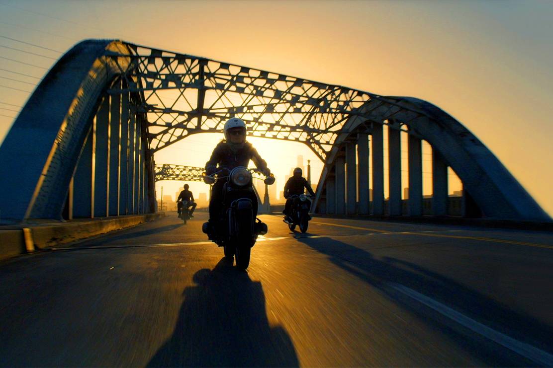 085_teaser-highlights-a-way-of-life-motorrad-bruecke.jpg