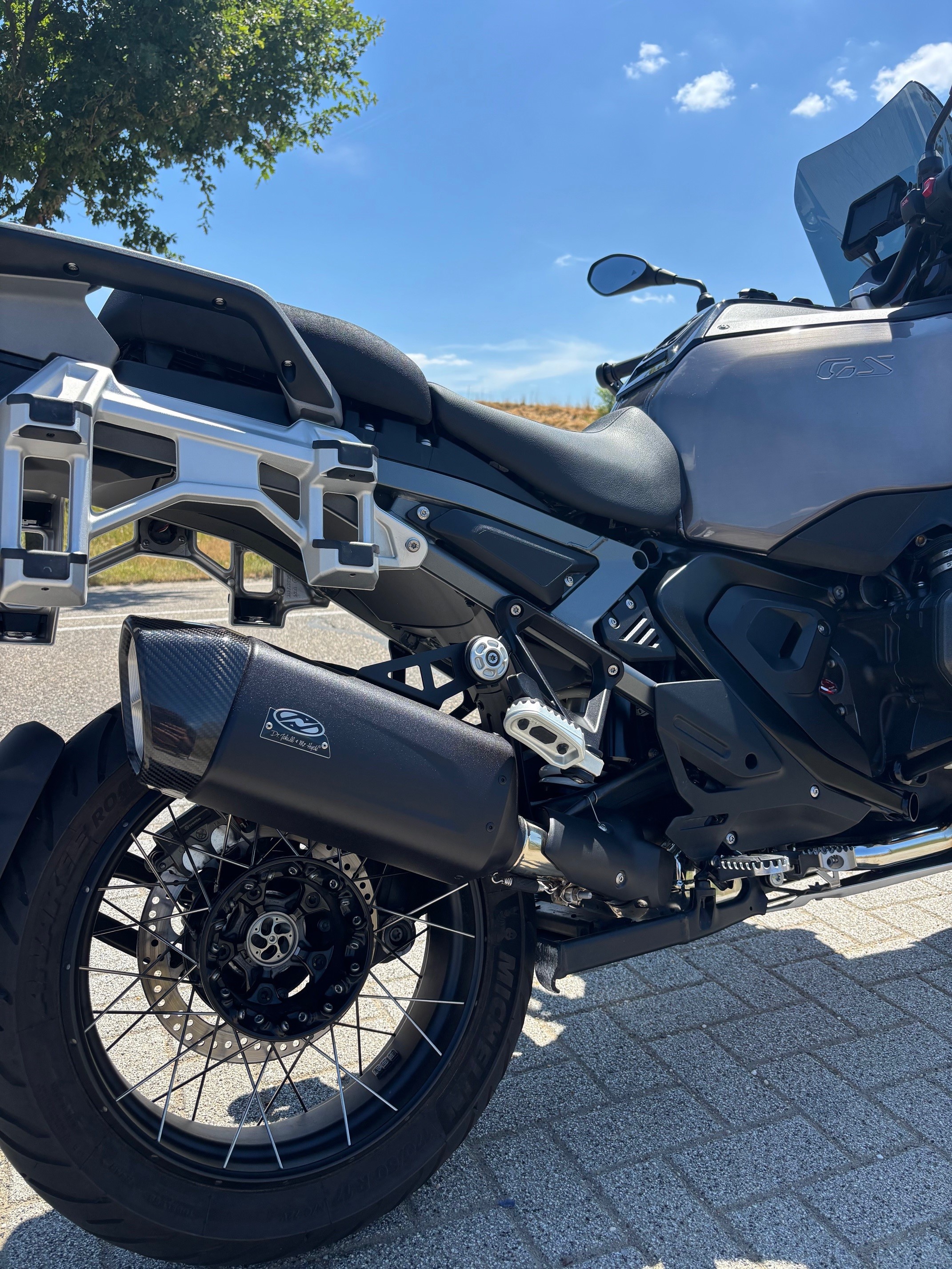 1300GSA_JH_1.jpg
