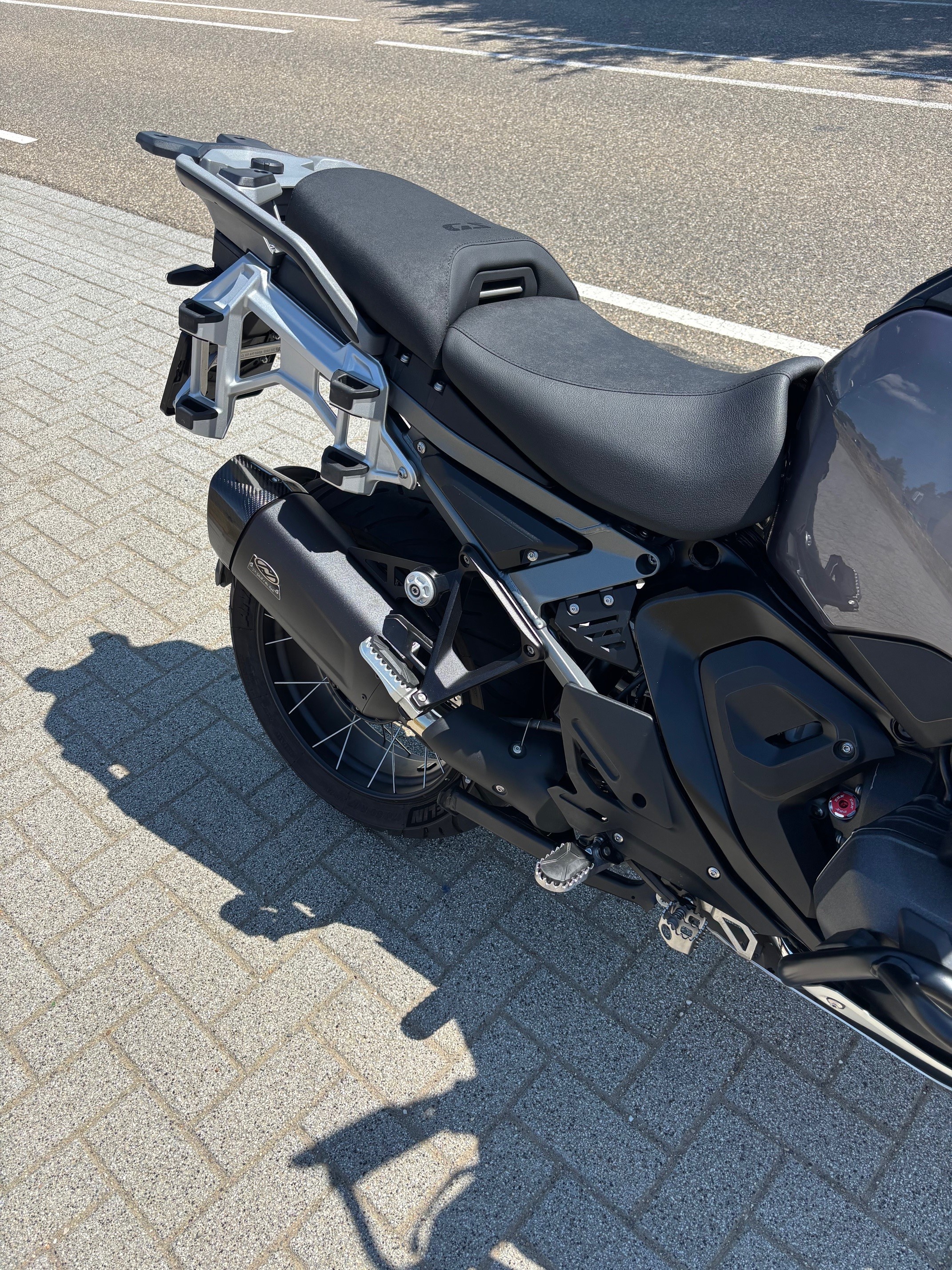 1300GSA_JH_3.jpg
