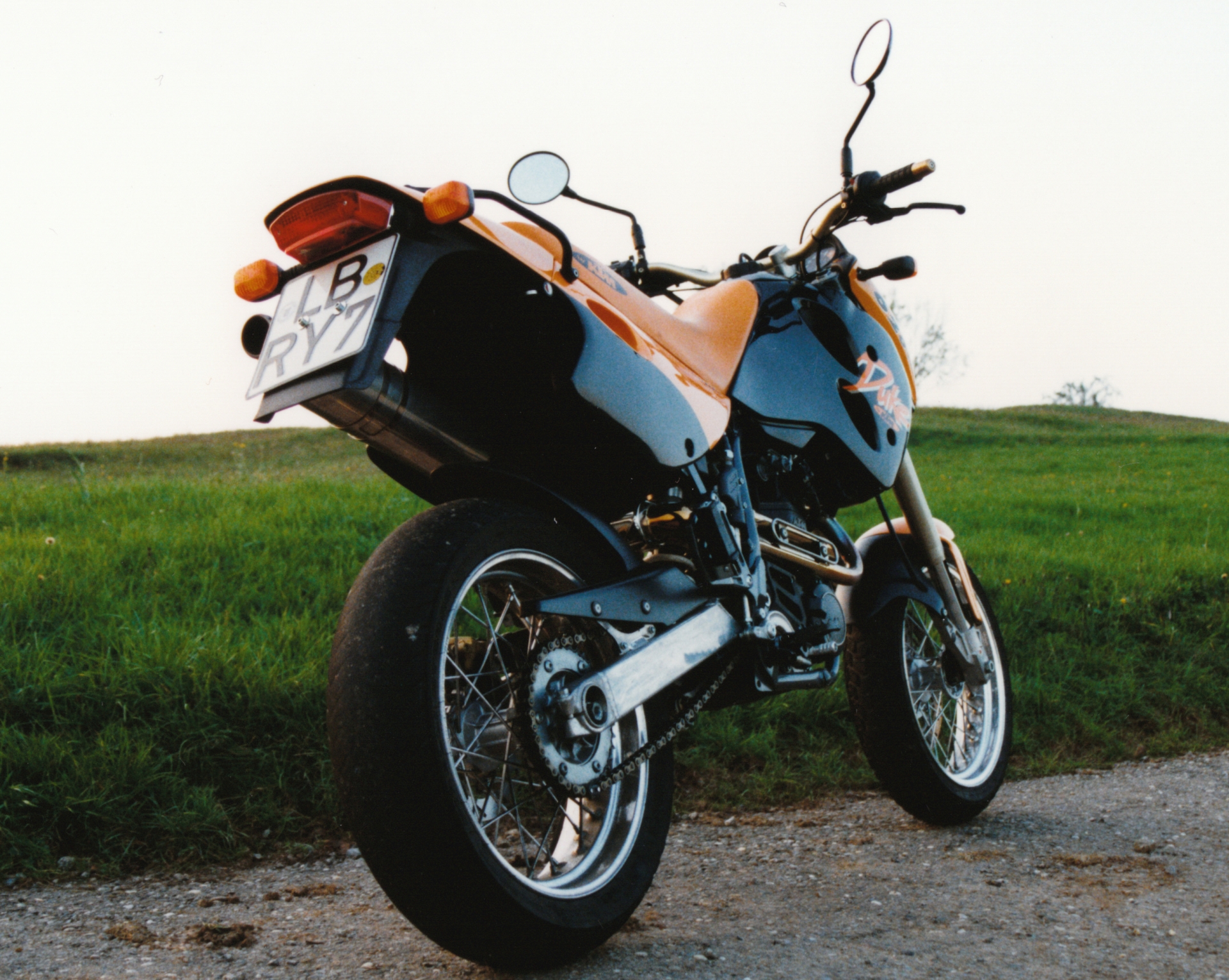 1995_KTM Duke_0003.jpg