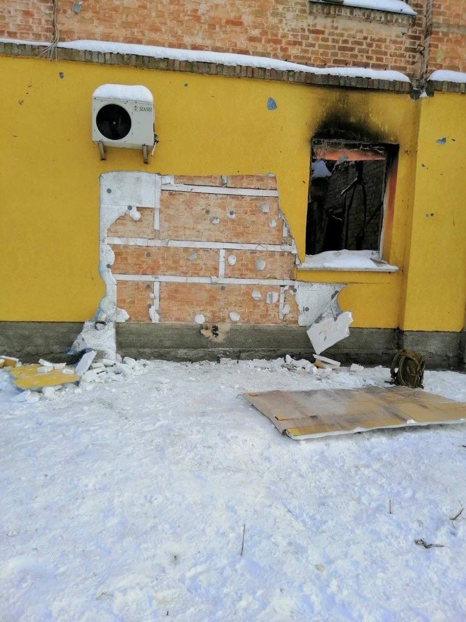2022-12-02T162743Z-1879040496-RC2SXX9SH4OC-RTRMADP-3-UKRAINE-CRISIS-BANKSY.jpg
