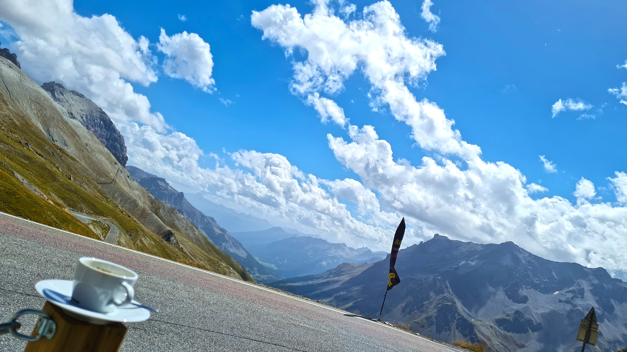 20220906_131613_Refuge du Galibier_Pause_JS.jpg