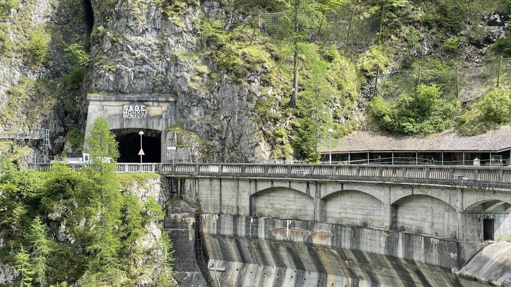 2025-05-29_09_Tunnel_Lago di Sauris.jpg