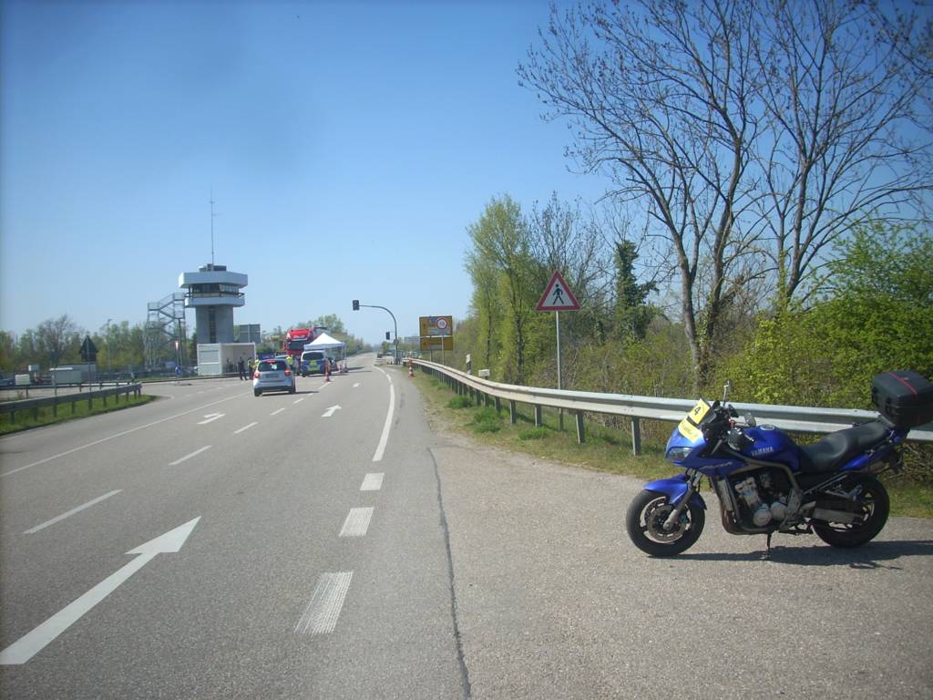 20D6745M.jpg