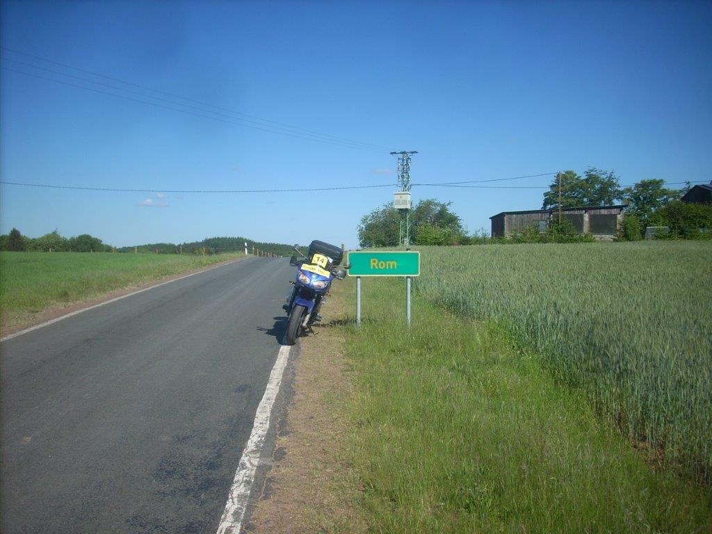 20D7012M.jpg