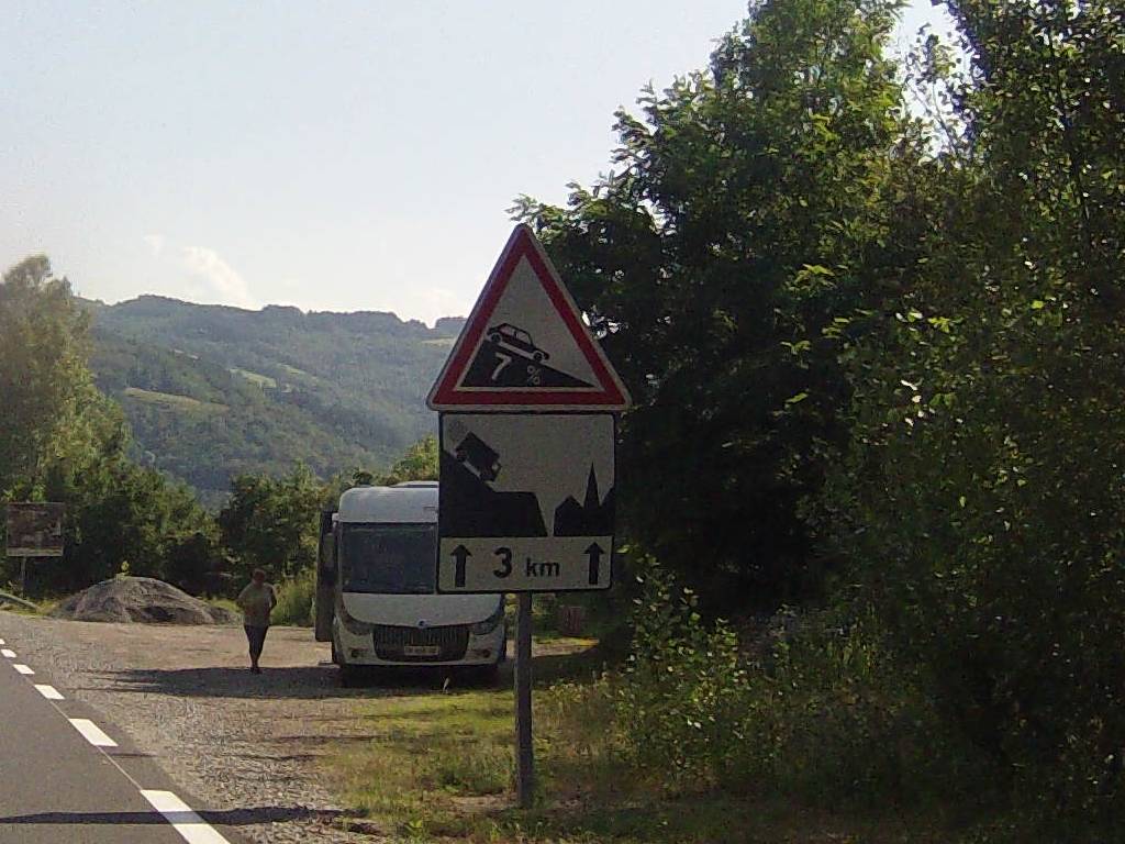 21P0300M.jpg