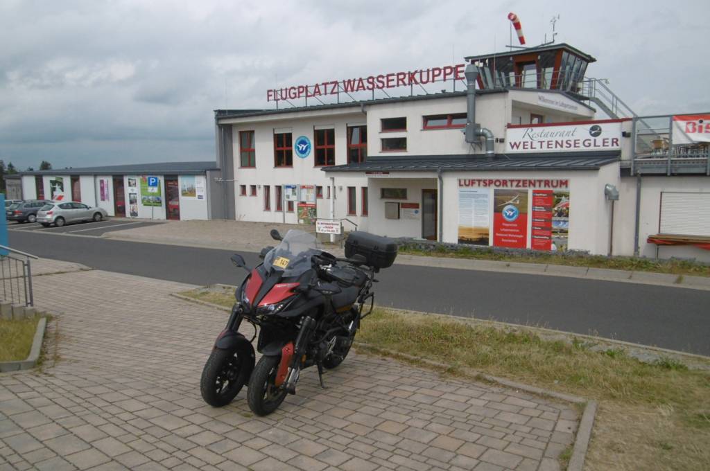 22D4268M.jpg