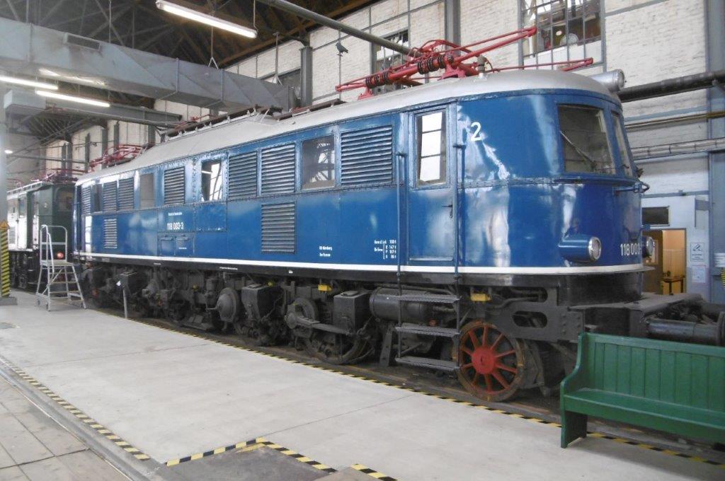 22D4599M.jpg