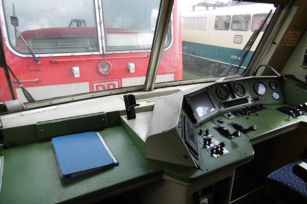 22D4684M.jpg