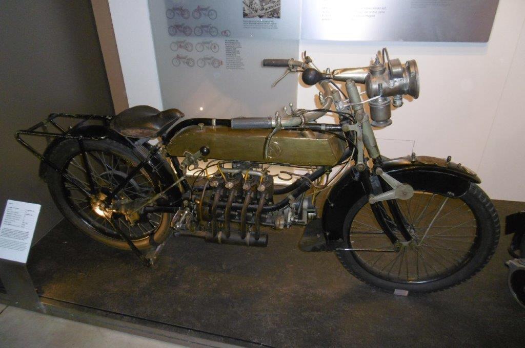 23D6960M.jpg