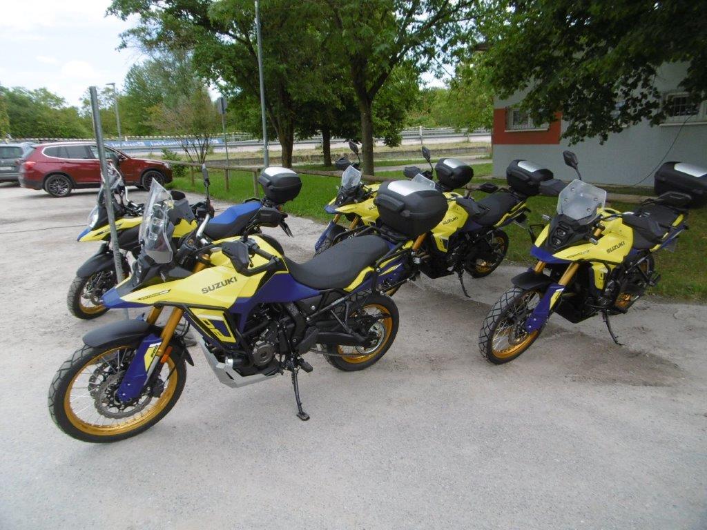 24DA728M.jpg