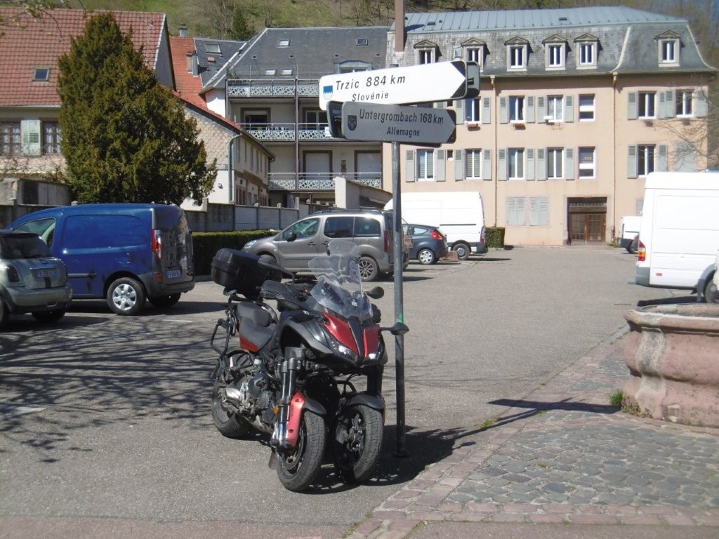 25D3946M.jpg