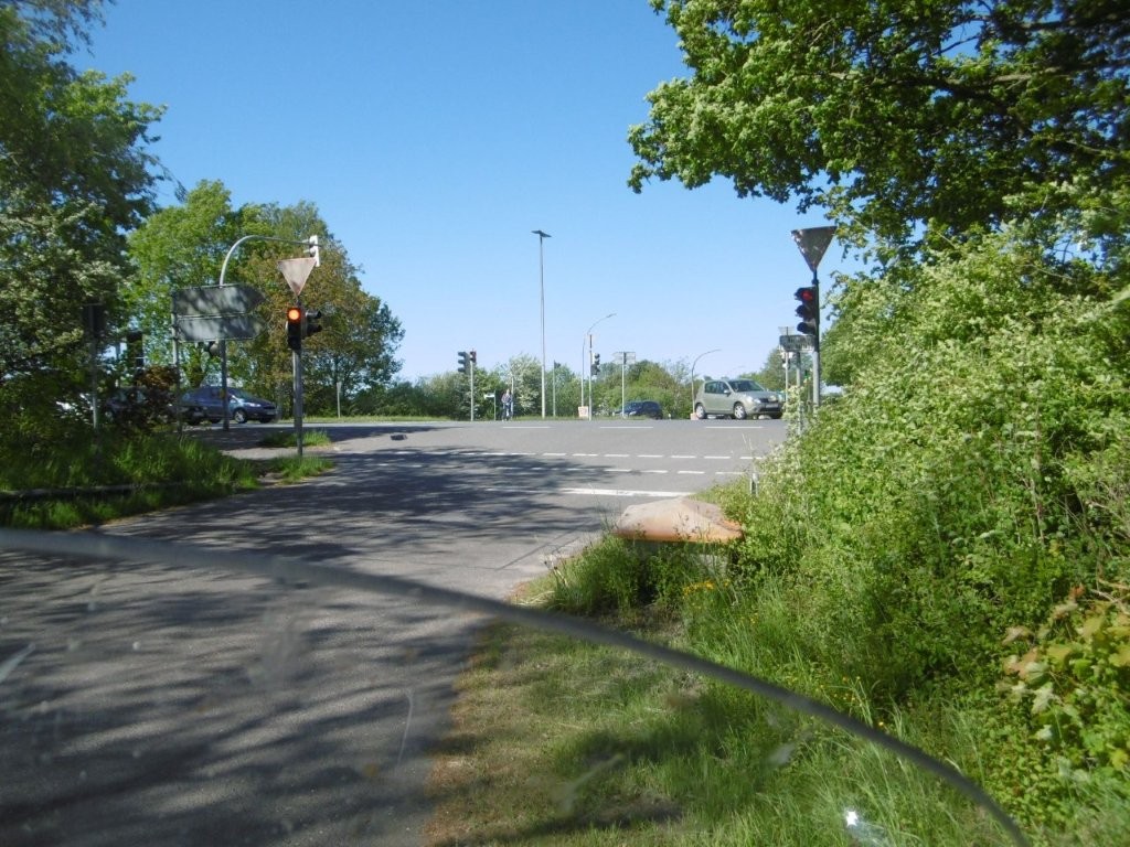 25D4245M.jpg