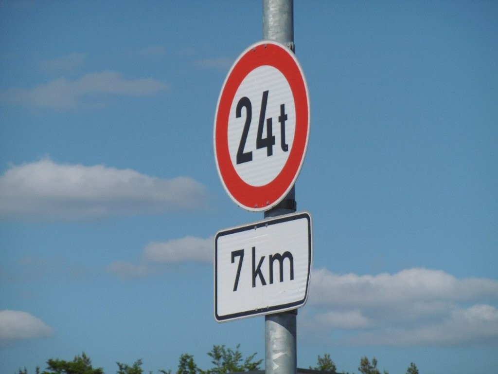 25D4271M.jpg