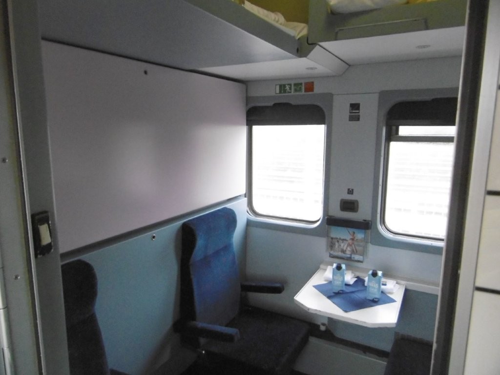 25D4438M.jpg