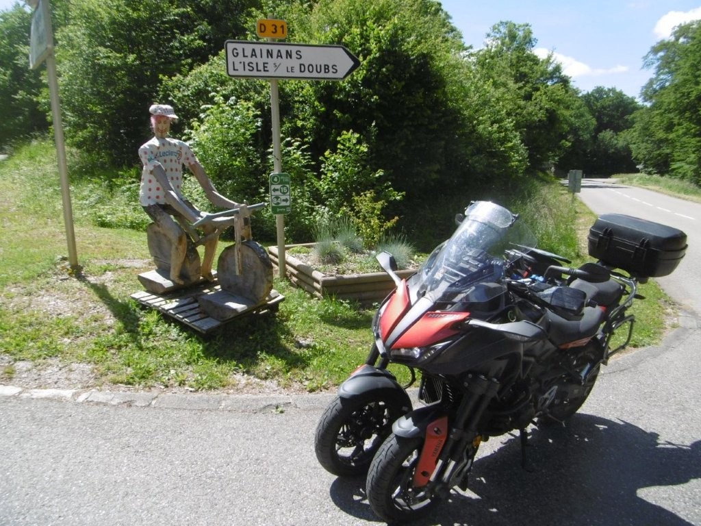25D4482M.jpg