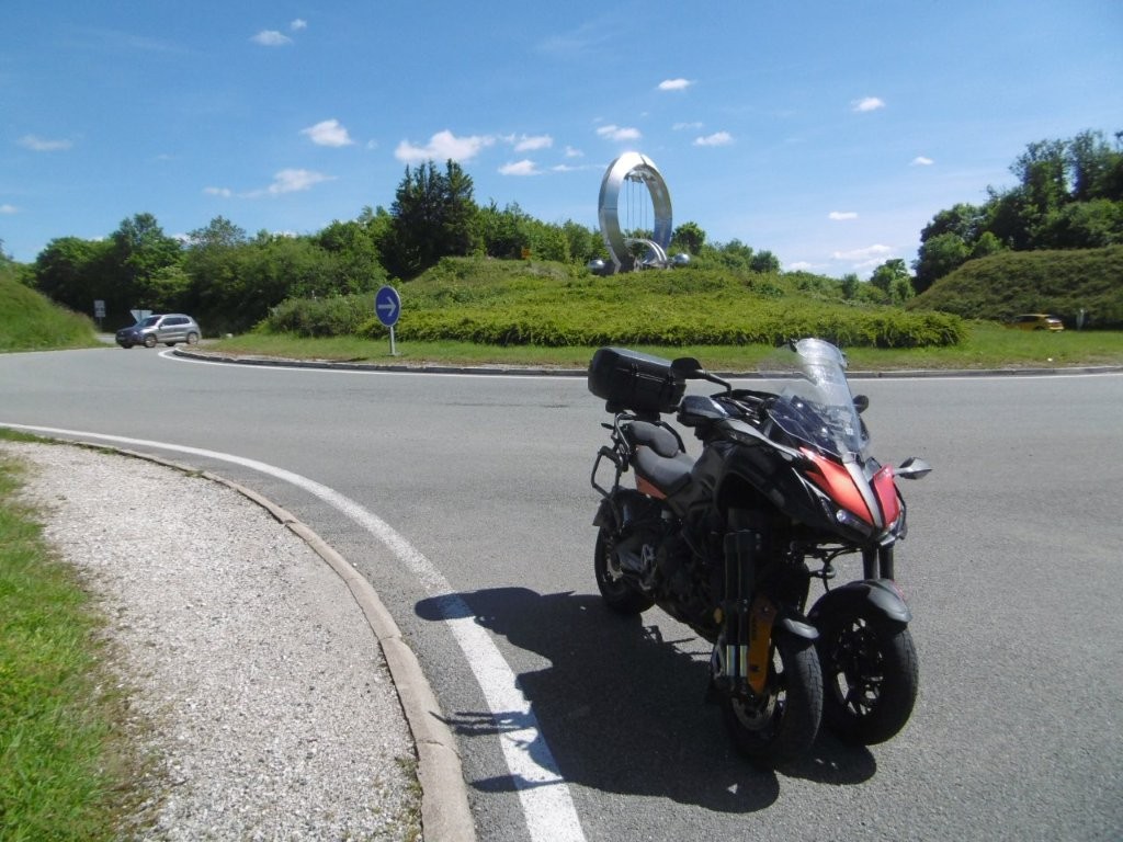 25D4486M.jpg