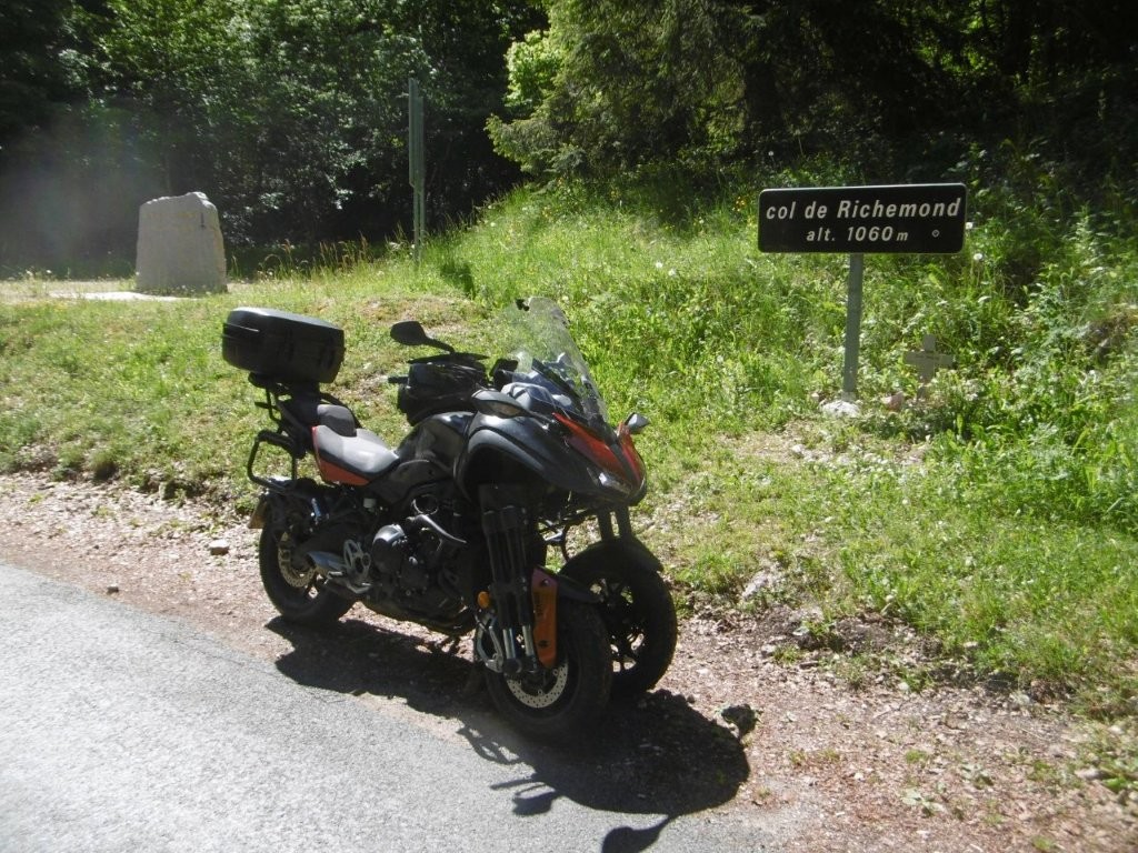25D4511M.jpg