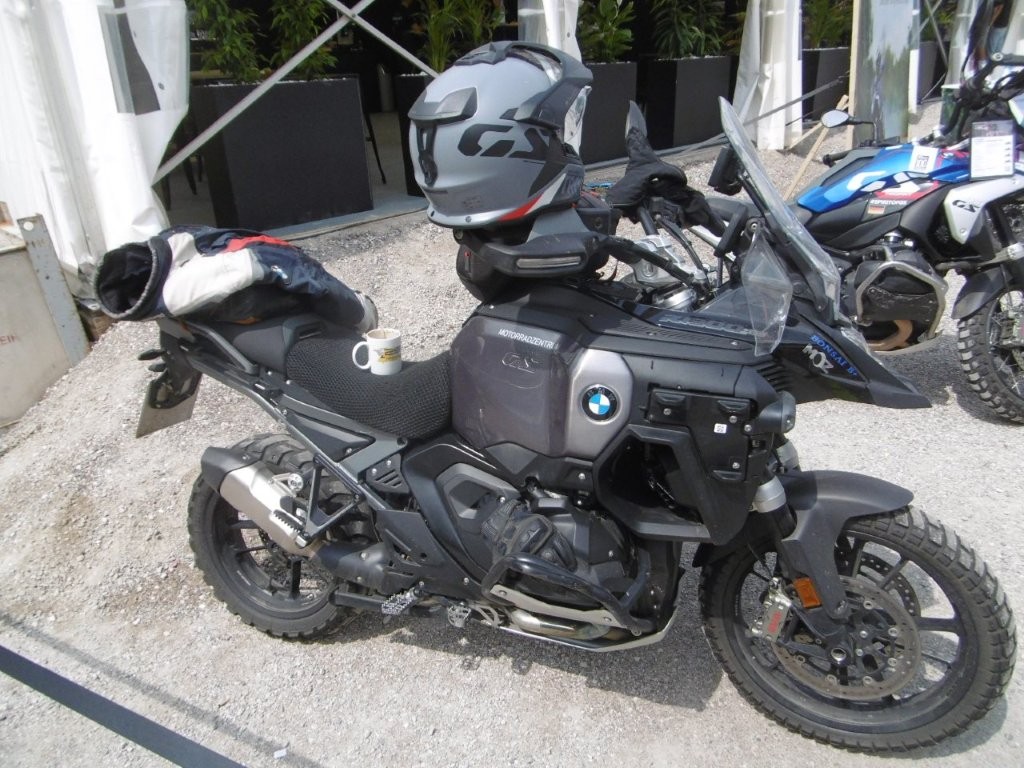 25D5076M.jpg