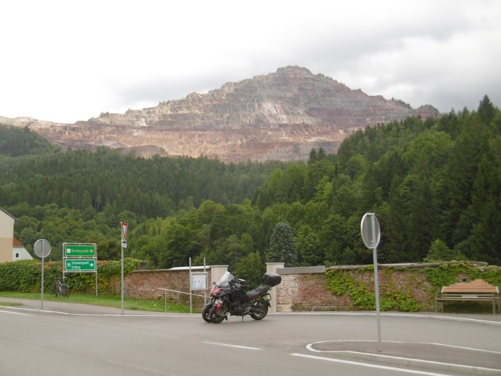 25D5562M.jpg