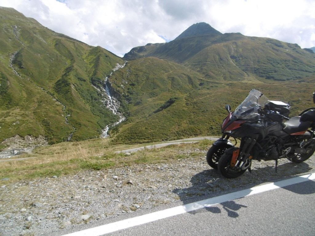 25D5647M.jpg