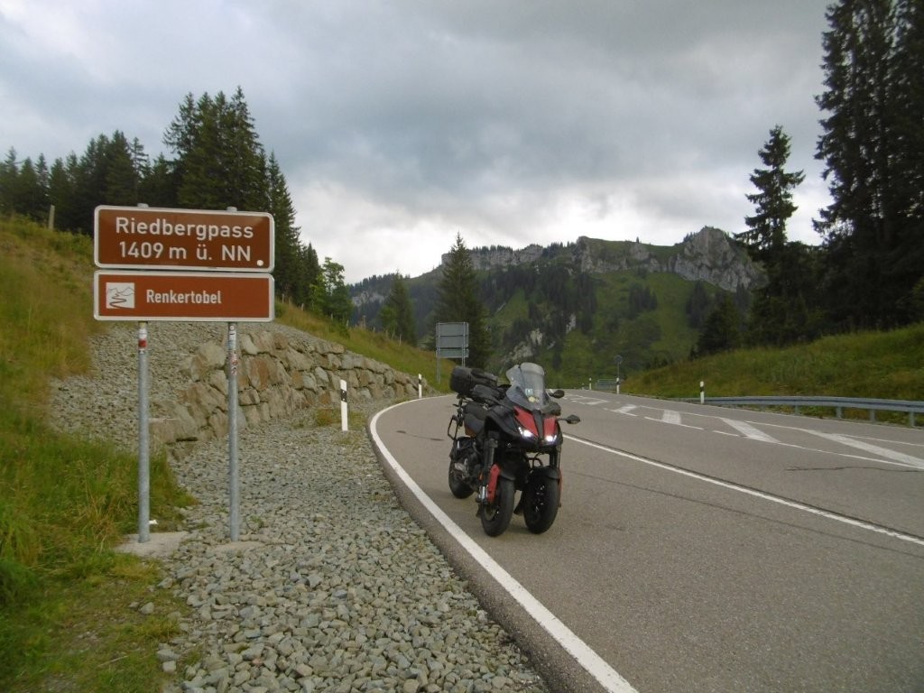 25D5656M.jpg