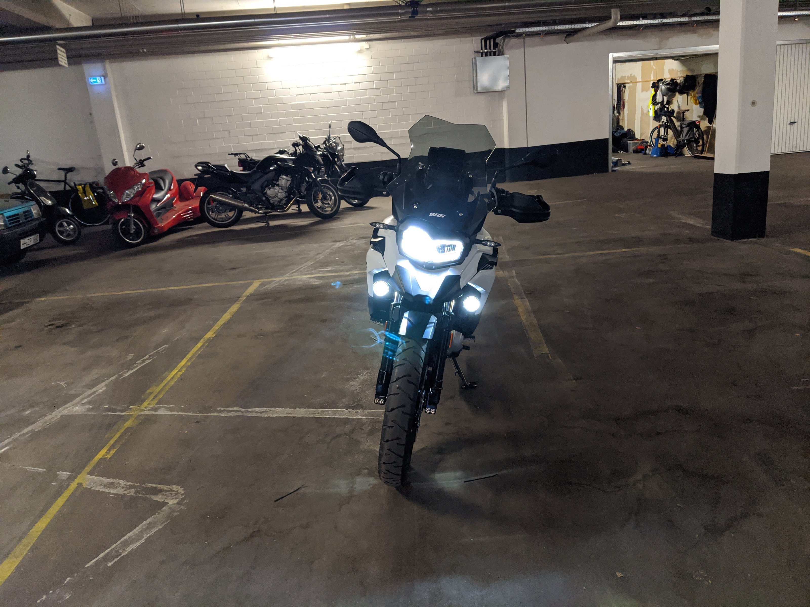 BMW LED Motorrad Zusatzscheinwerfer Satz R1200GS (K50) günstig kaufen