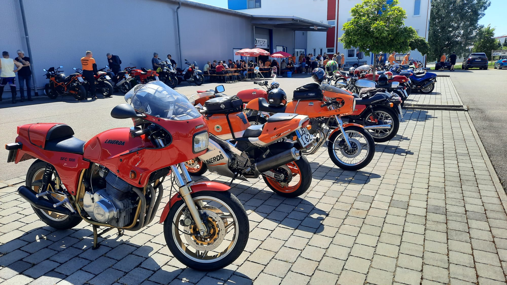 74e5c5ac-7f49-41b0-ab3c-caf99ed43ae7.jpg