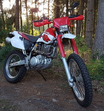 800px-Yamaha_TT600R.jpg