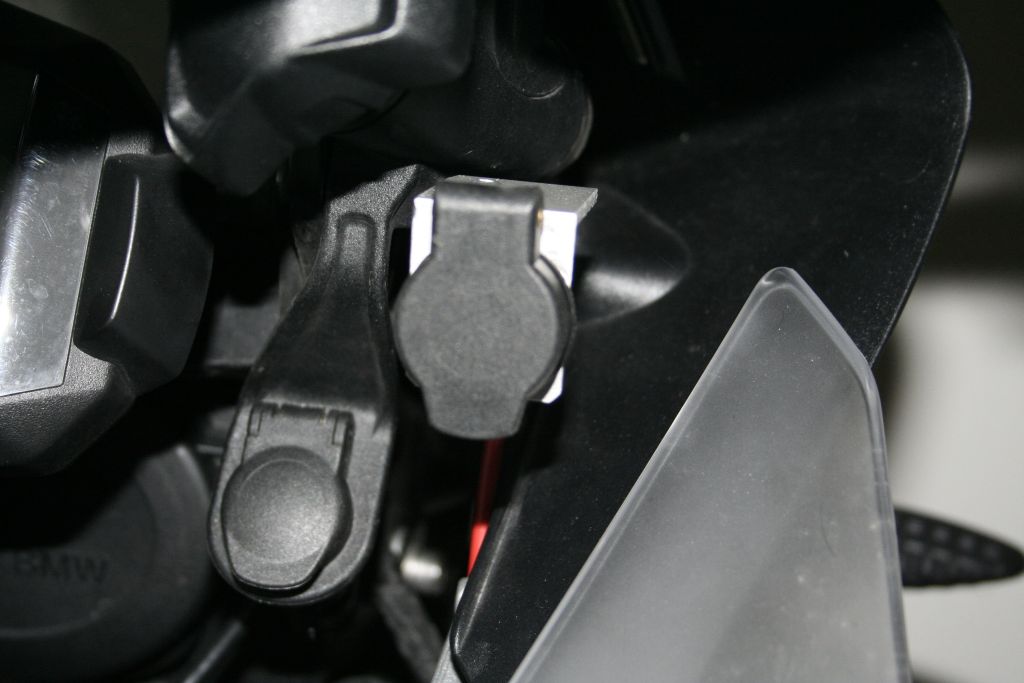 USB-Steckdose für BMW R1200GS (04-12), R1200GS Adv (05-13) & HP2 um 25,00  EUR - 1000PS Shop - Anbau-Teile