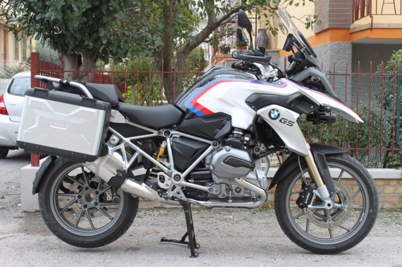 aerografia_moto_bmw_gs_agdesignpesaro_01.jpg