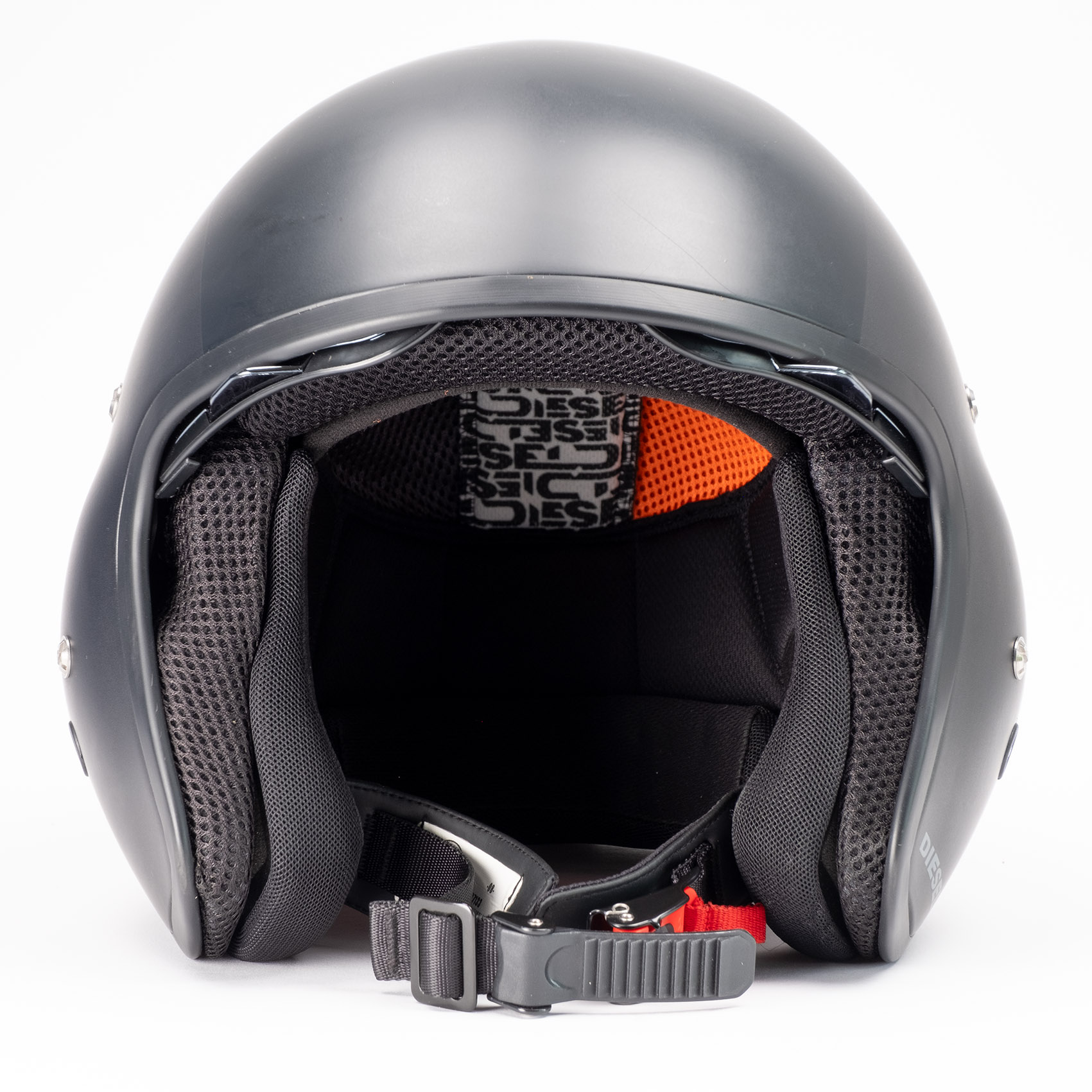 AGV_mattschwarz-2_web.jpg