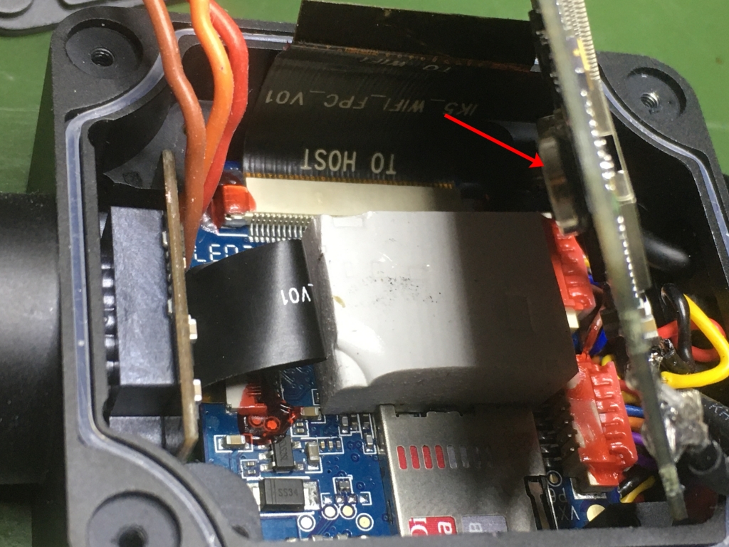 Innenleben K5. Die dicken Kabel links sind von mir für den Konsolen Zugriff.