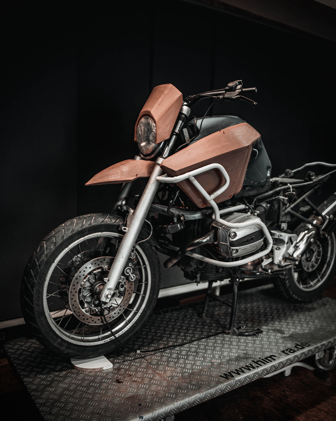 bmw-r1100gs-clay-design.jpg