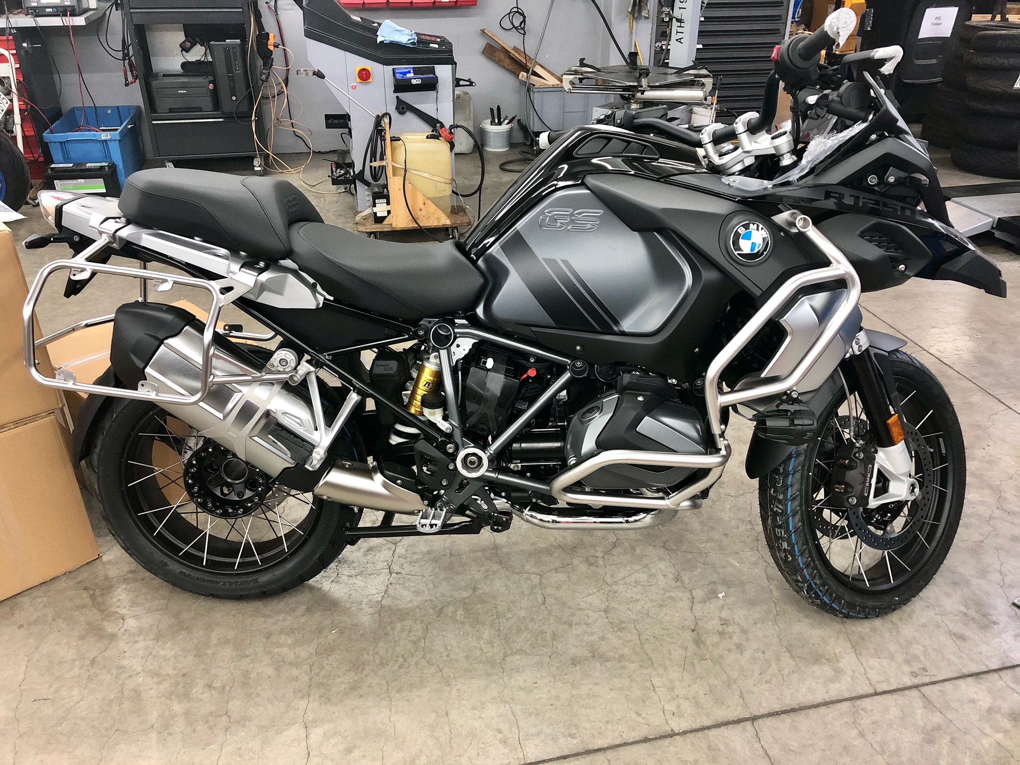 BMW R1250GS Triple Black Adventure1.jpeg