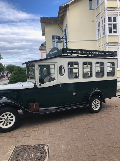 Bus 1.jpg