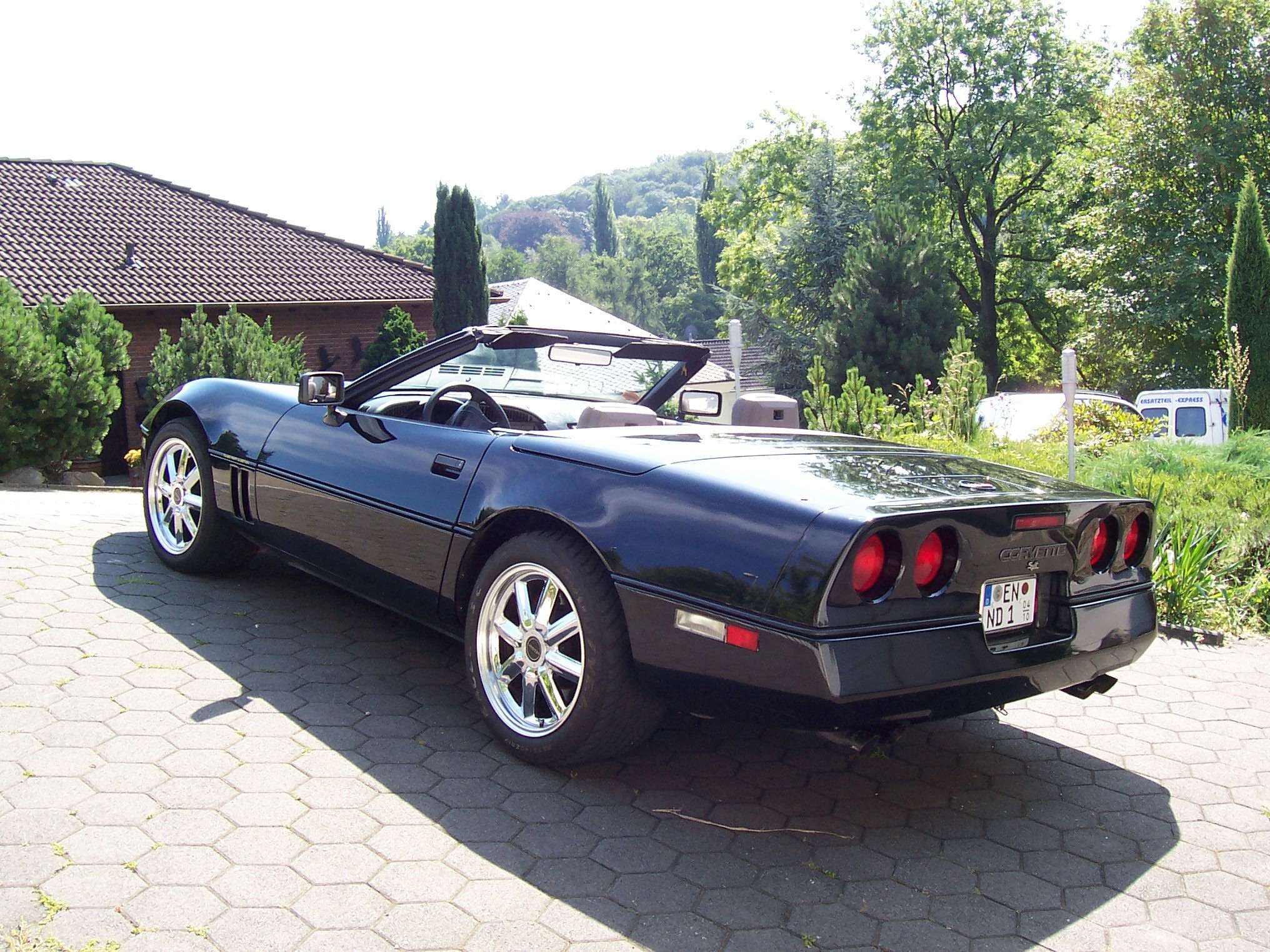 Corvette1.jpg
